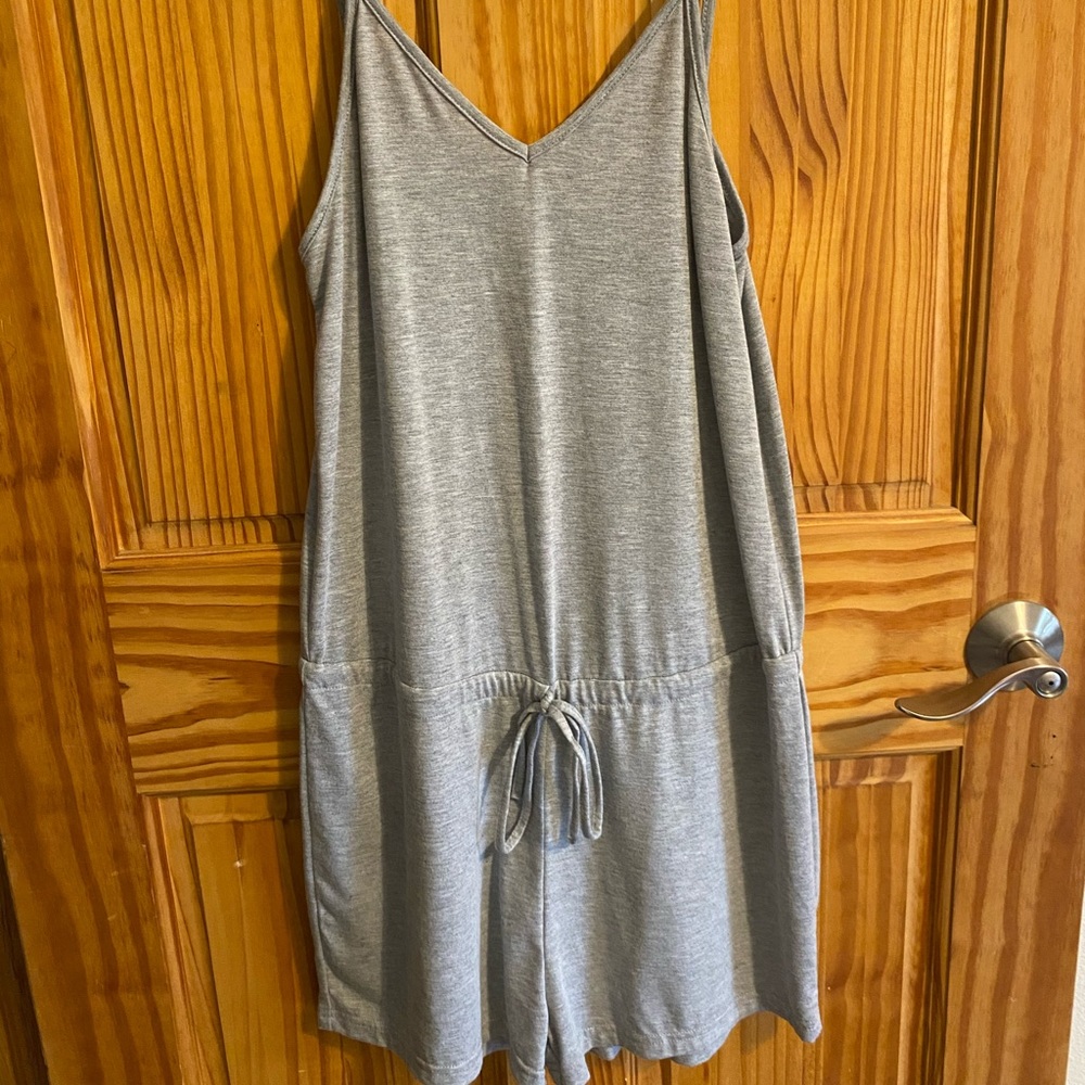 Women’s Romper’s - Picture 3 of 4
